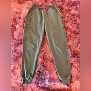 FIGS scrub top and bottom scrub set